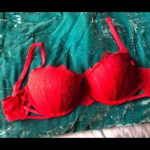VS Pink “The Date Bra”